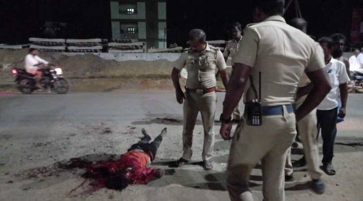 தூத்துக்குடியில் வாலிபர் வெட்டிக் கொலை  - மர்ம கும்பல் வெறிச்செயல்!

