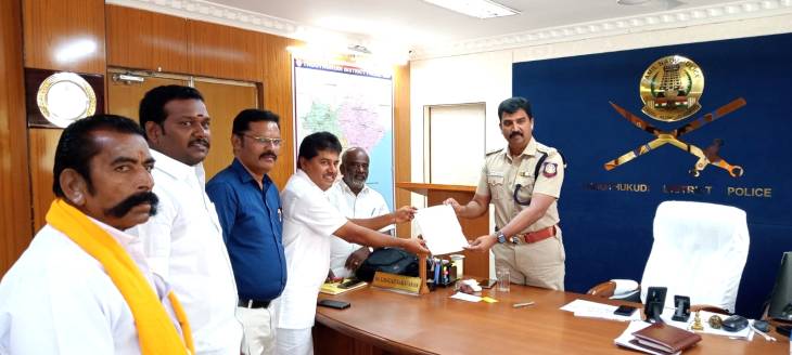 தூத்துக்குடி மாவட்ட எஸ்பி.,யுடன் தமிழ்நாடு வீரபாண்டிய கட்டபொம்மன் பண்பாட்டு கழக நிர்வாகிகள் சந்திப்பு!

