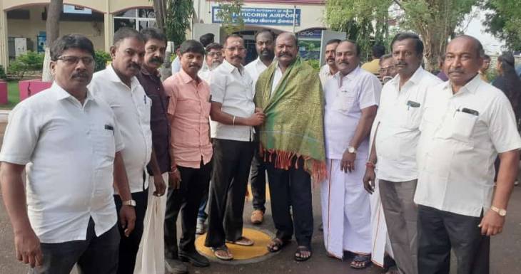 தூத்துக்குடியில் எர்ணாவூர் நாராயணனுக்கு மாவட்ட செயலாளர் மாலைசூடி அற்புதராஜ்  தலைமையில் வரவேற்பு!