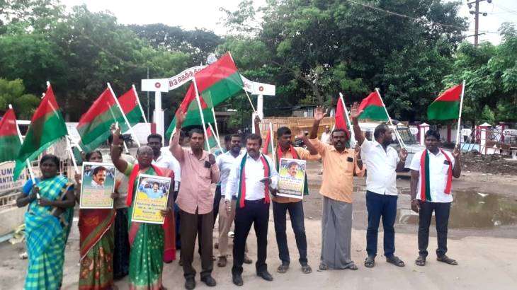 தூத்துக்குடியில் காவல் நிலையம் முன்பு புதிய தமிழகம் கட்சியினர் போராட்டம்! 