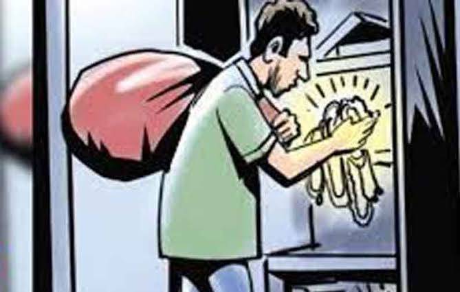 கோவில்பட்டியில் வீடுபுகுந்து நகை திருட்டு : மர்ம நபர்களுக்கு போலீஸ் வலைவீச்சு

