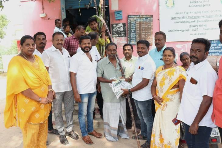 மாப்பிள்ளையூரணியில் பொங்கல் பரிசுத்தொகுப்பு பொருட்கள் விநியோகம் : ஊராட்சி மன்ற தலைவர் சரவணக்குமார் துவக்கி வைத்தார்!