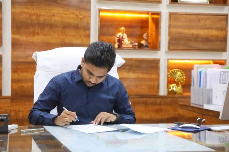 தூத்துக்குடி மாநகராட்சி ஆணையராக பொறுப்பேற்றுக் கொண்டார் மதுபாலன்