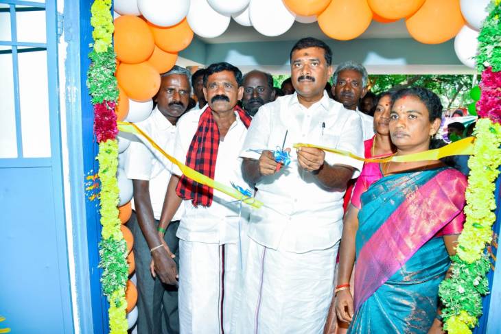 விளாத்திகுளம் அருகே குளத்தூரில் புதிய ஊராட்சி மன்ற கட்டிடம் திறப்பு!

