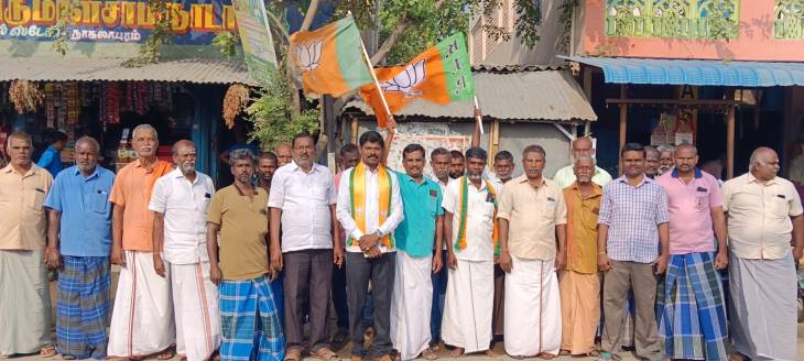 போட்றா வெடியை... ஹேப்பி மூடில் தூத்துக்குடி வடக்கு மாவட்ட பாஜக!