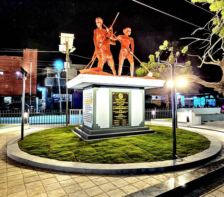 தூத்துக்குடியில் இப்படியொரு சிலையா... தொழிலாளர்களைப் பெருமைப்படுத்தும் செயல் இது!