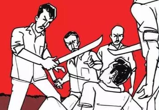 ஓட்டப்பிடாரம் அருகே வாலிபருக்கு அரிவாள் வெட்டு : 4 பேருக்கு போலீஸ் வலை!