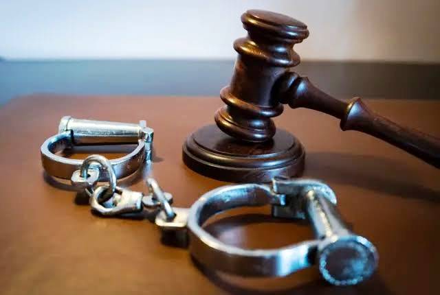 ஓட்டப்பிடாரம் அருகே வாலிபர் மீது சரமாரி தாக்குதல் : 3பேர் கைது