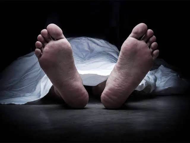 தூத்துக்குடி அருகே அரிவாளால் தாக்கப்பட்ட இளைஞா் உயிரிழப்பு!