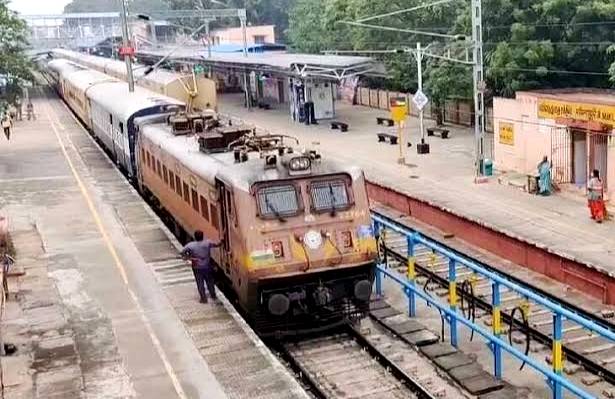 தூத்துக்குடி முத்துநகர் எக்ஸ்பிரஸ் ரயில்கள் உள்ளிட்ட பல்வேறு ரயில் சேவைகள் மாற்றம்!