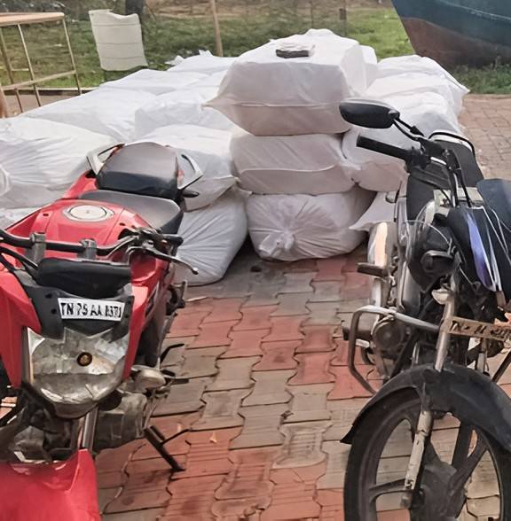 தூத்துக்குடி... இலங்கைக்கு கடத்த முயன்ற ரூ.1கோடி பீடி இலைகள் பறிமுதல்!