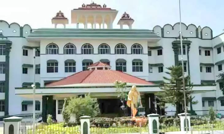 கல்விக் கடன் வழங்க தூத்துக்குடி மாணவிகளிடம் லஞ்சம் வாங்கிய வழக்கு : வங்கி ஊழியருக்கு 4 ஆண்டு சிறை; உயர்நீதிமன்றம் அதிரடி உத்தரவு



