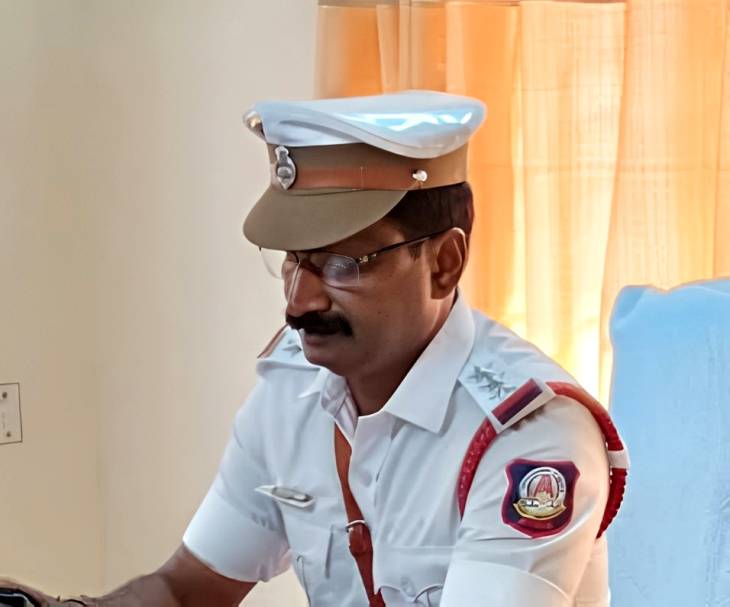 பிள்ளைகள் ஆசைக்காக இதை அனுமதிக்காதீர்கள் : தூத்துக்குடி போக்குவரத்து போலீசார்  எச்சரிக்கை!