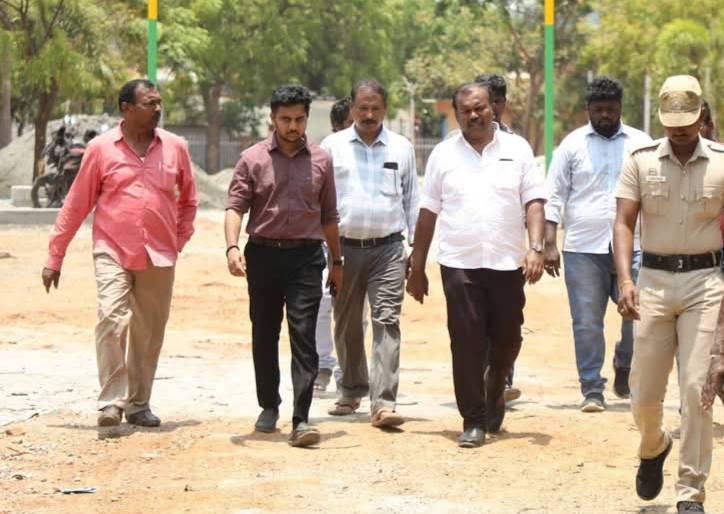 தூத்துக்குடியின் பிரதான சாலை வழியில் மாநகராட்சி செய்யும் தரமான செய்கை!

