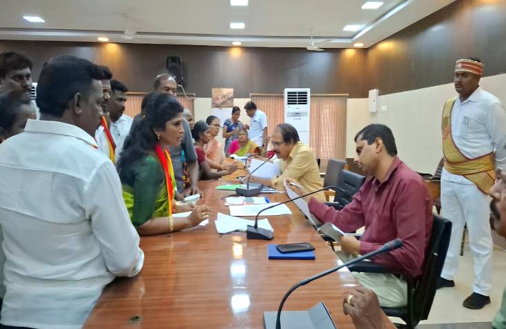 தூத்துக்குடி கலெக்டரை சந்தித்த தவெக அஜிதா ஆக்னல்... இதான் சார் பிரச்சனை!

