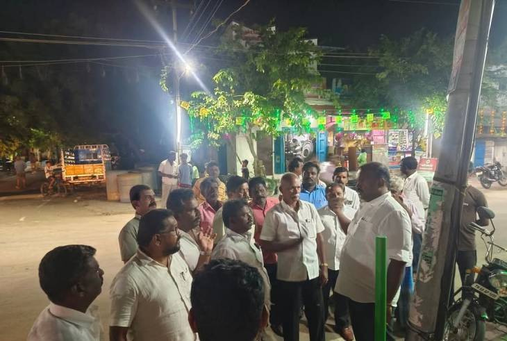 கட்டபொம்மன் நகர் சந்திப்பில் உயர் கோபுர மின் விளக்கு : மேயர் ஜெகன் பெரியசாமி ஆய்வு