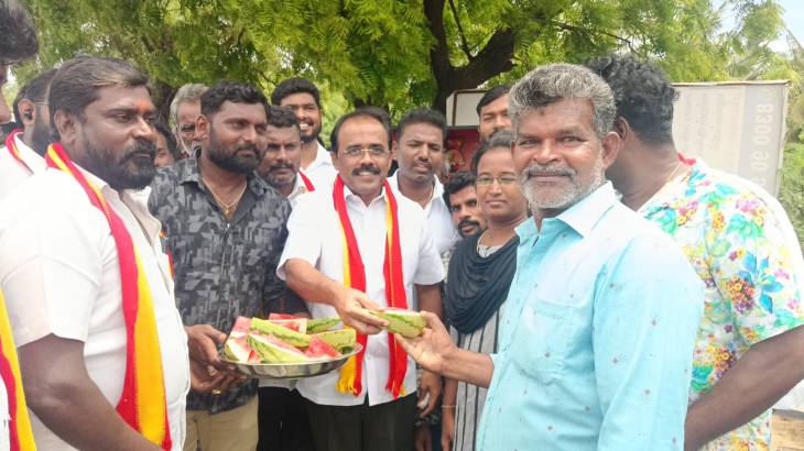 தவெக சார்பில் நீர் மோர் பந்தல்.. தெற்கு மாவட்ட பொறுப்பாளர் வழக்கறிஞர் பிரைட்டர் திறந்து வைத்தார்!
