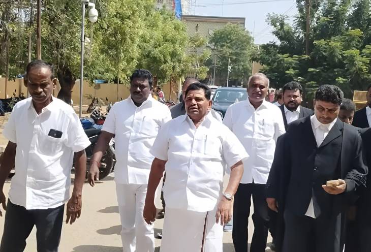 அதிமுகவினரை தாக்கிய வழக்கு... தூத்துக்குடி நீதிமன்றத்தில் ஆஜரானார் அமைச்சர் அனிதா ராதாகிருஷ்ணன்!

