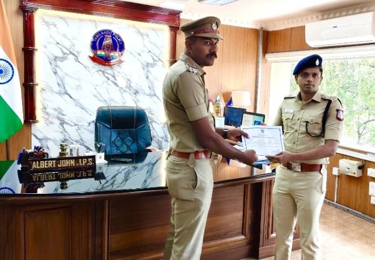 2 ஆண்டுளுக்கு மேலாக தீர்வின்றி இருந்த கொலை வழக்கு விவகாரம்... தனிப்படையினருக்கு எஸ்பி பாராட்டு!
