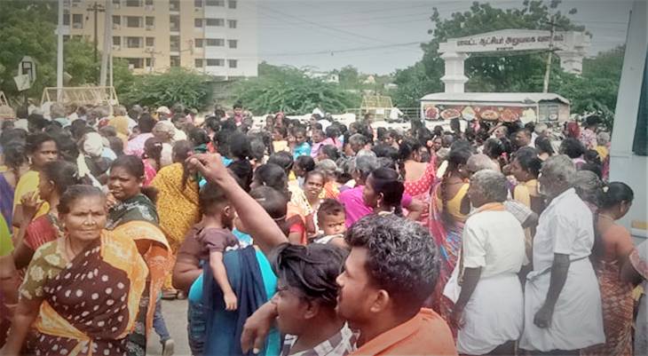 திடீரென திரண்ட கூட்டம்... குவிக்கப்பட்ட போலீசார் - தூத்துக்குடியில் பரபரப்பு!