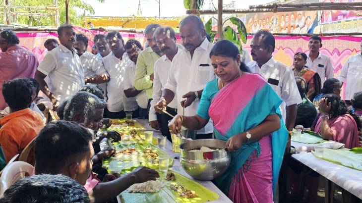 தூத்துக்குடி போத்தி விநாயகர் கோவிலில் அன்னதானம் - அமைச்சர் கீதாஜீவன், மேயர் ஜெகன் பெரியசாமி தொடங்கி வைத்தனர்!