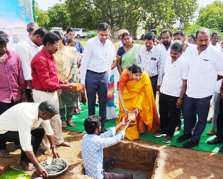 தூத்துக்குடியில் இரண்டுக்கும் ஒரே கட்டிடம்... ஆனால் காலங்கள் வேறு!

