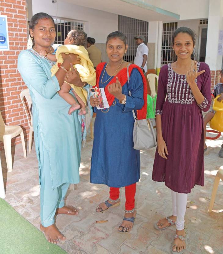 தூத்துக்குடி மாவட்டம் : 6 தொகுதிகளிலும் ஆண்களை முந்திய பெண்கள் - முழுமையான வாக்குப்பதிவு விவரங்கள் இதோ!

